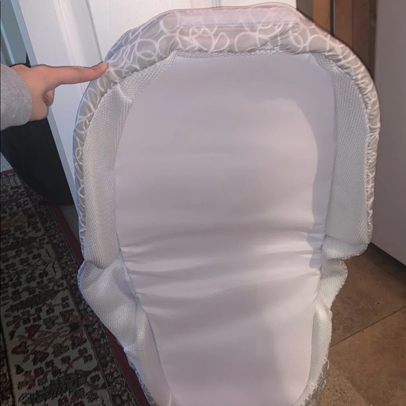 Co sleeper - Picture 2 of 2